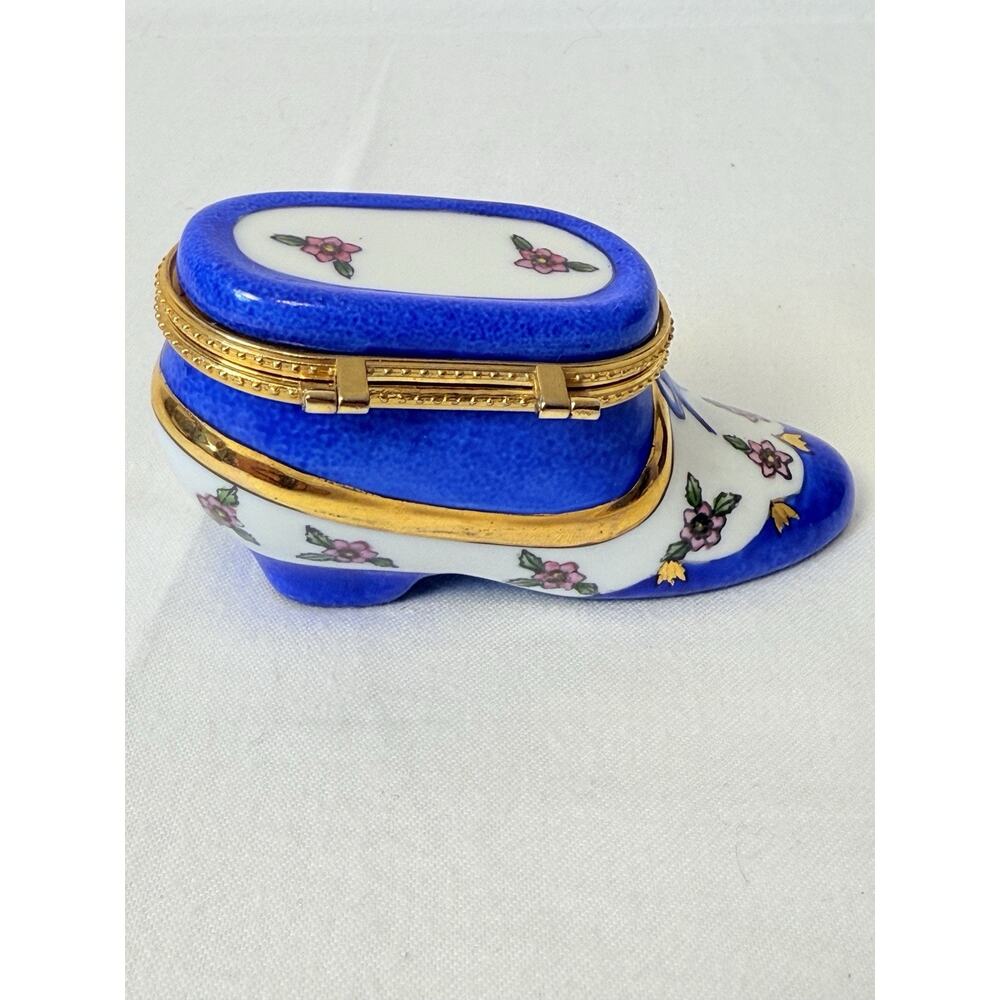 Vtg CBK Ceramic Blue And White Whimsical Shoe Trinket Box